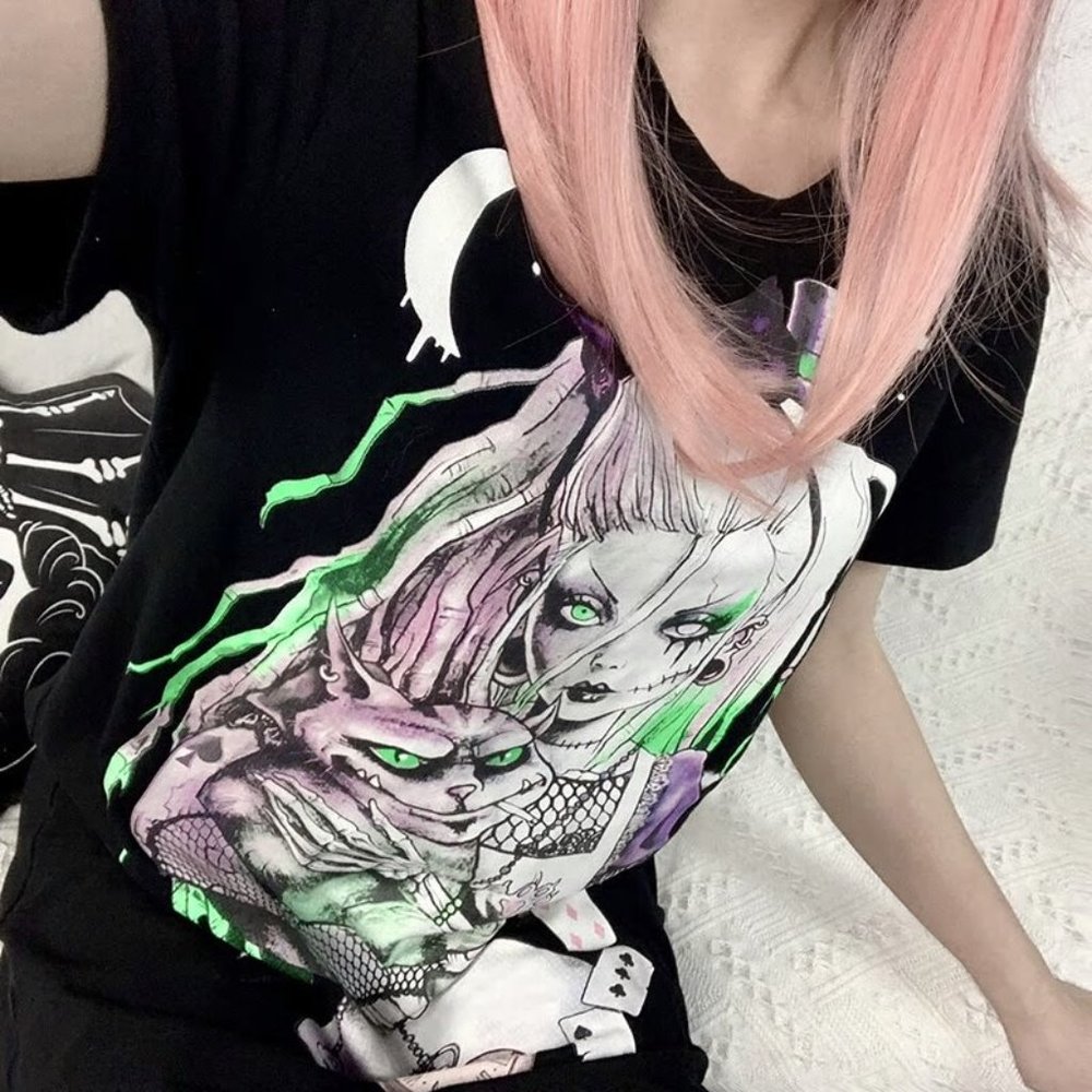Zombie Alice in Wonderland Tee - Picture 2 of 9